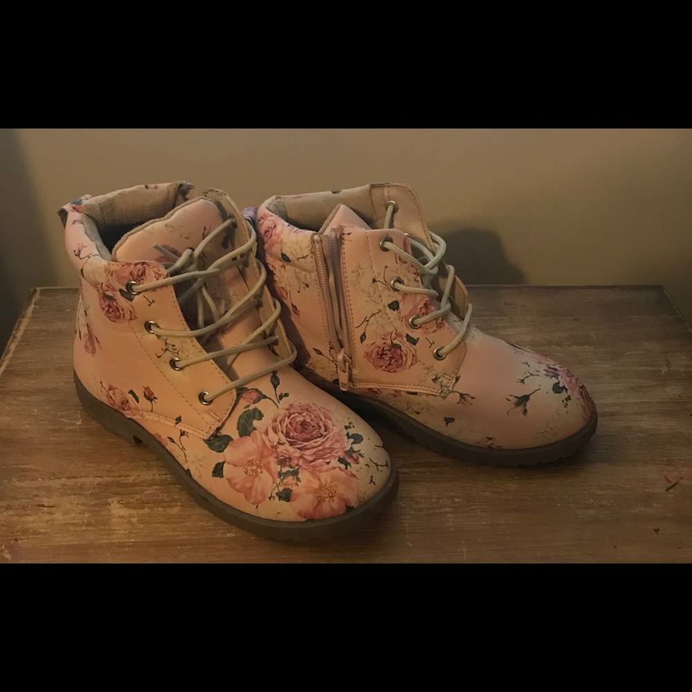 Fabkids boots. New . Size 2